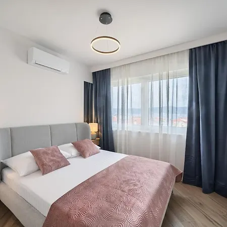 Aqualis Vista - Where Comfort Meets Stunning Scenery Apartment