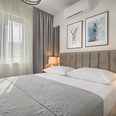 Aqualis Vista - Where Comfort Meets Stunning Scenery Apartment