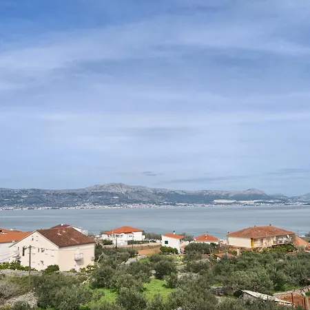 Aqualis Vista - Where Comfort Meets Stunning Scenery *
