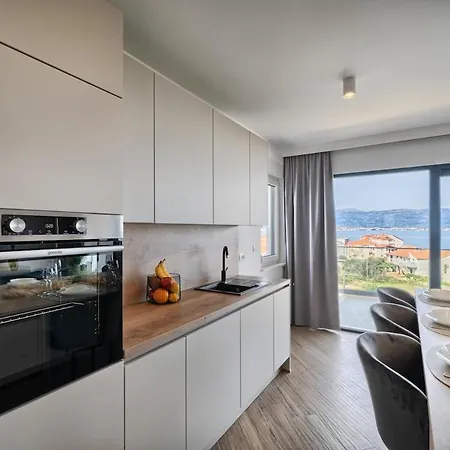 Lägenhet Aqualis Vista - Where Comfort Meets Stunning Scenery Slatine