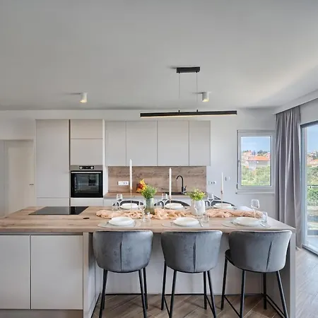 Aqualis Vista - Where Comfort Meets Stunning Scenery * Slatine