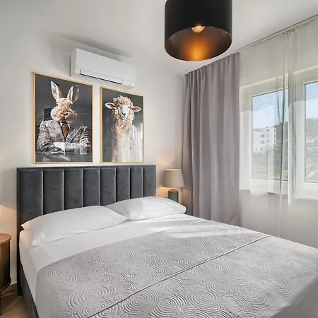 Aqualis Vista - Where Comfort Meets Stunning Scenery