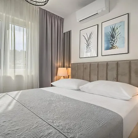 Aqualis Vista - Where Comfort Meets Stunning Scenery * Slatine